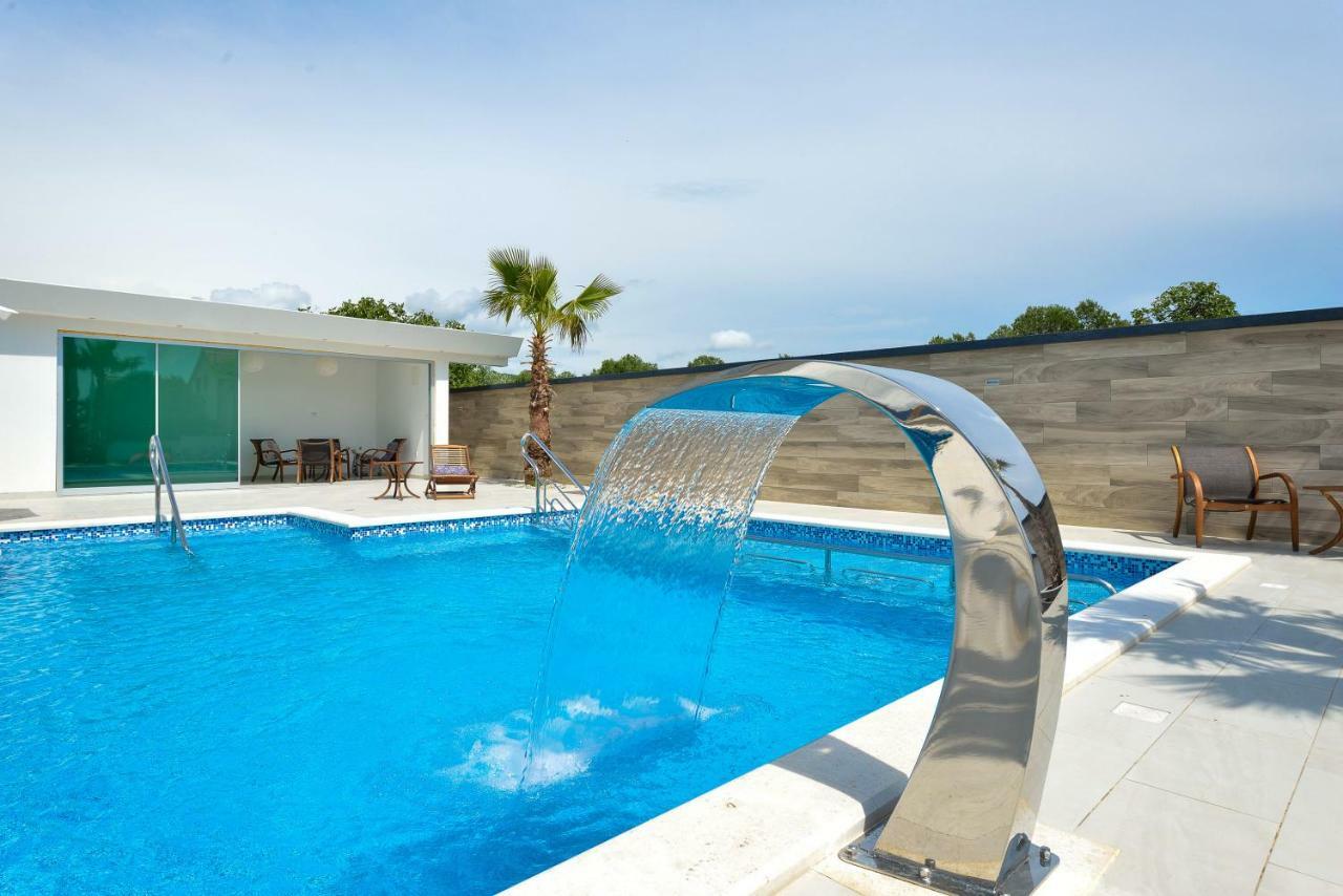 Boutique Residence Cosmopolis 1 Bibinje Buitenkant foto
